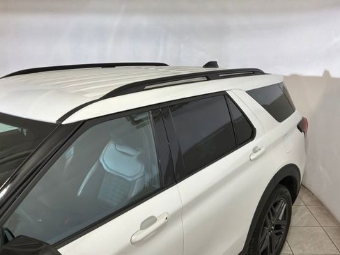 Used 2025 Ford Explorer ST-Line w/ ST-Line Street Pack image 23