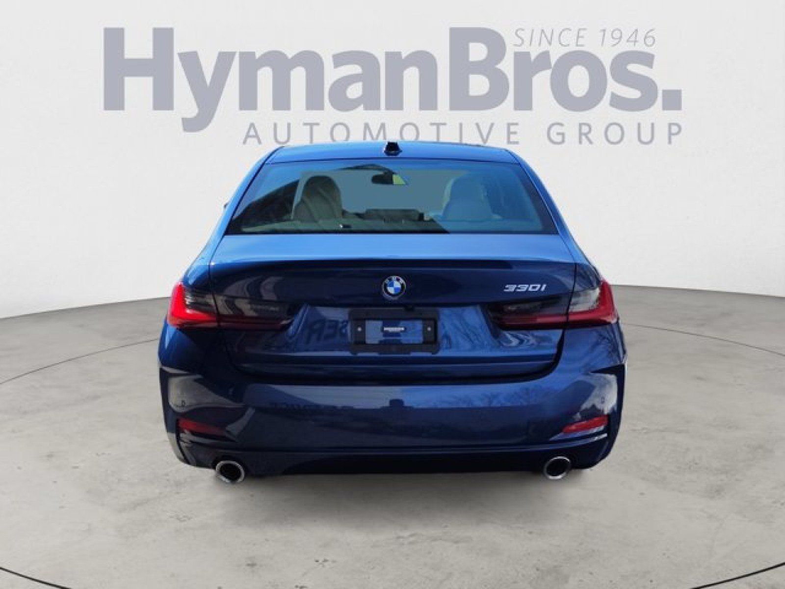 Used 2023 BMW 330i Sedan w/ Parking Assistance Package RWD image 4