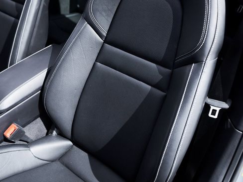 Used 2024 Porsche 911 Targa 4S w/ Premium Package image 41