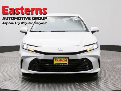 Used 2025 Toyota Camry LE FWD image 2