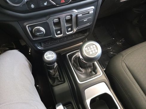 Used 2019 Jeep Wrangler Sport w/ Quick Order Package 23S AWD/4WD image 9