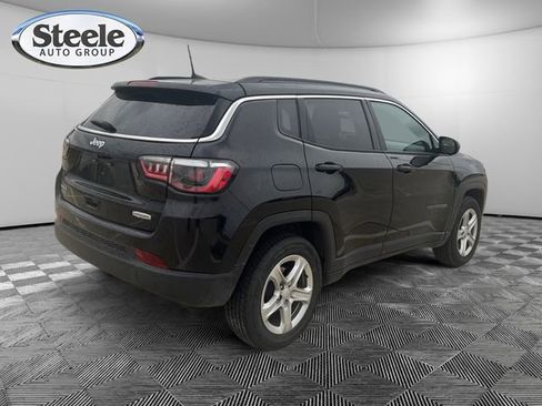 Used 2023 Jeep Compass Latitude w/ Convenience Group AWD/4WD image 5