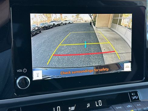 Used 2026 Toyota Camry Hybrid FWD image 19