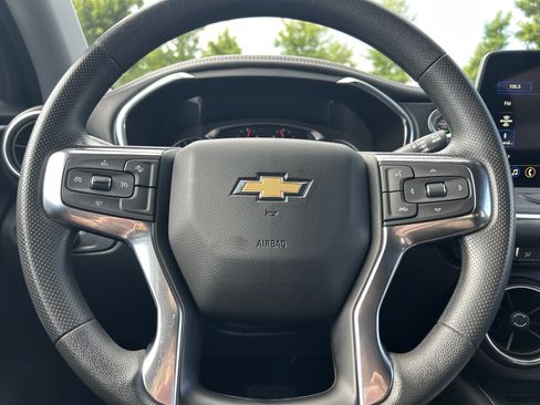 Used 2024 Chevrolet Blazer LT w/ Convenience Package FWD image 17