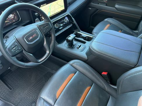 Used 2024 GMC Sierra 1500 AT4 w/ Technology Package AWD/4WD image 11