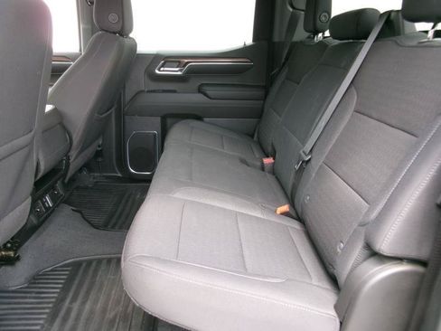 Used 2024 Chevrolet Silverado 1500 LT AWD/4WD image 10