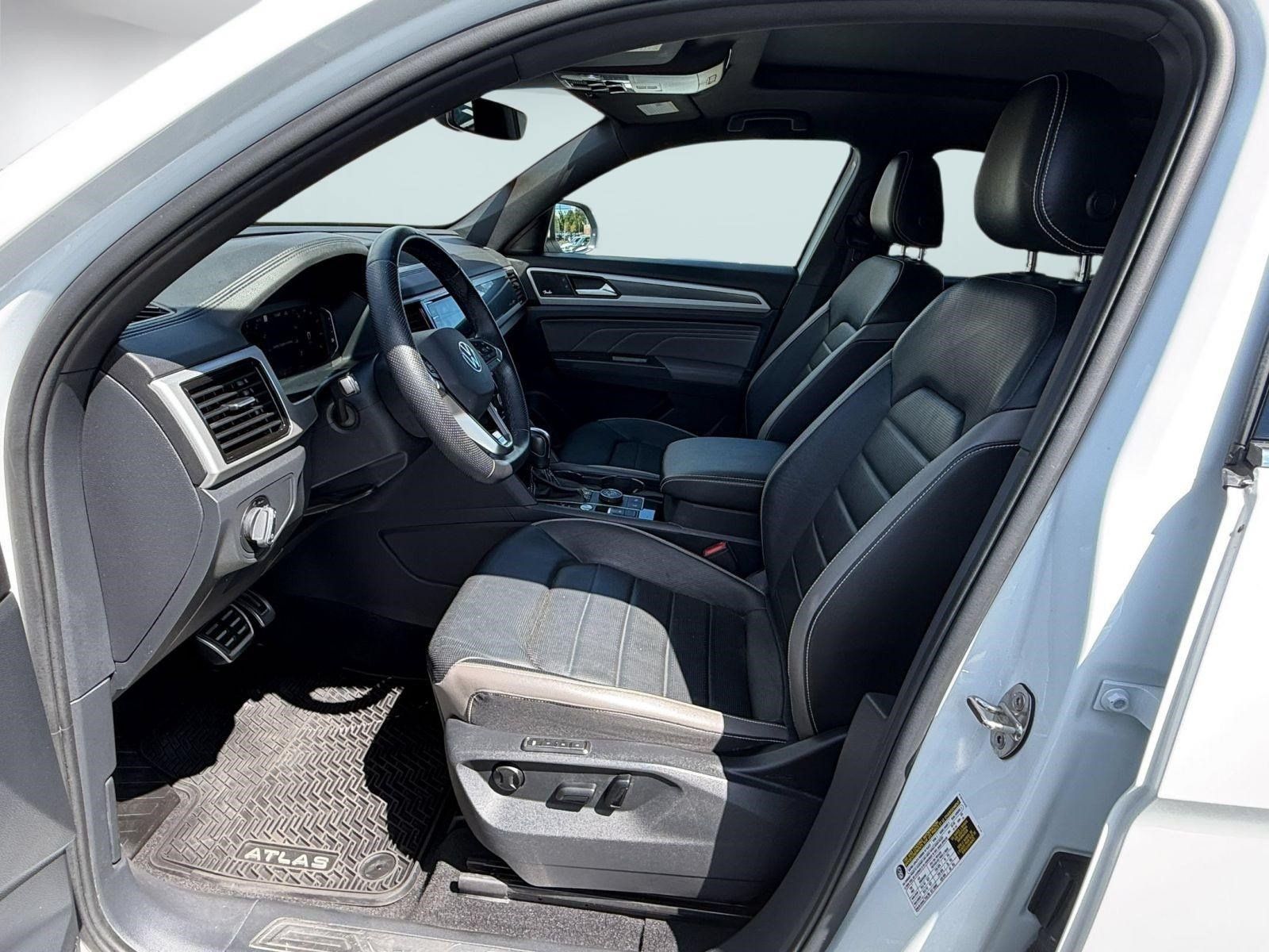Certified 2023 Volkswagen Atlas Cross Sport SEL Premium R-Line AWD/4WD image 5