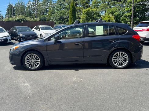 Used 2013 Subaru Impreza 2.0i Premium AWD/4WD image 3