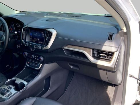 Used 2024 GMC Terrain Denali w/ Denali Premium Package AWD/4WD image 17