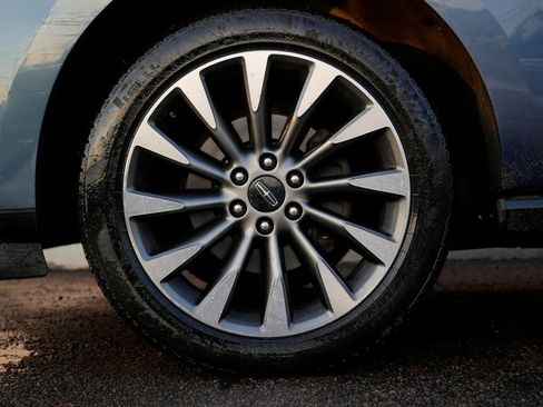 Used 2019 Lincoln Navigator Select image 13