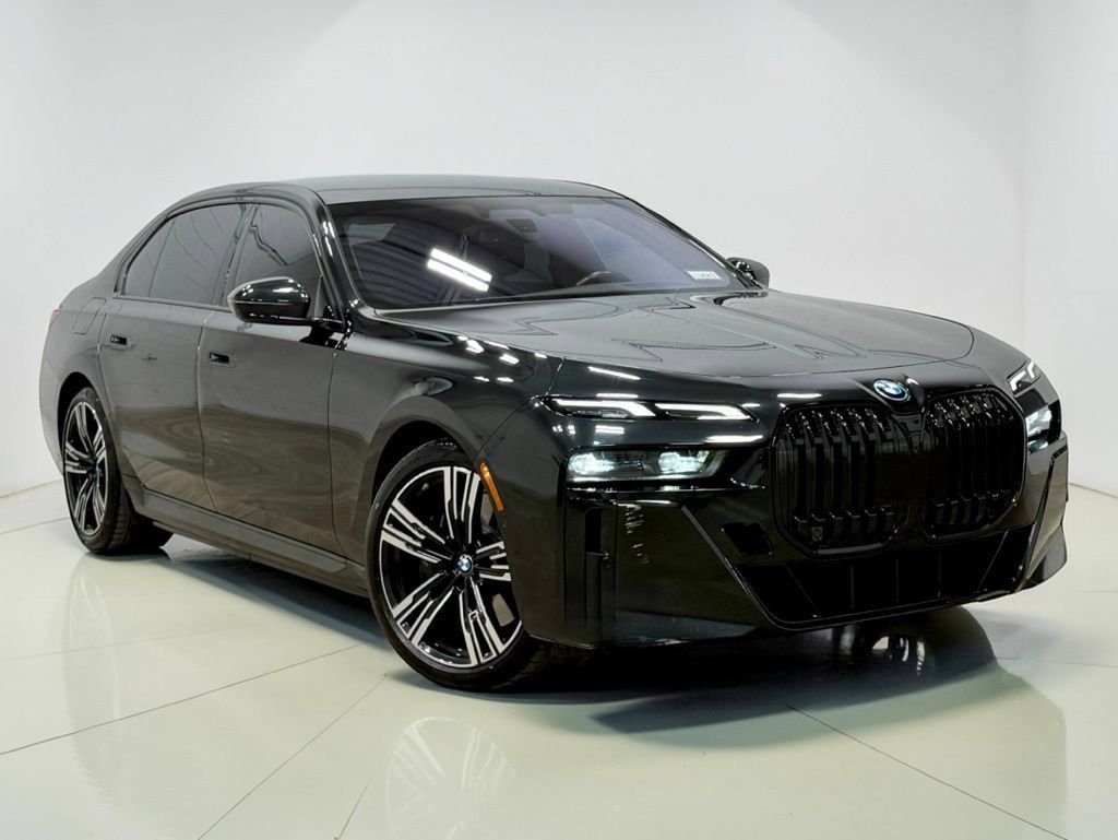 Used 2023 BMW i7 xDrive60 AWD/4WD image 7