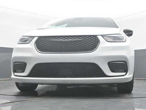 Used 2024 Chrysler Pacifica Limited FWD image 46