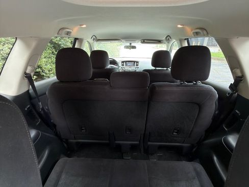Used 2013 Nissan Pathfinder SV AWD/4WD image 23