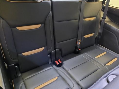 Used 2021 GMC Yukon AT4 w/ Technology Package image 17