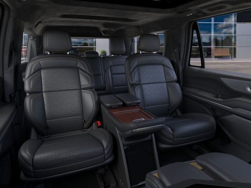 New 2026 Lincoln Navigator L Black Label AWD/4WD image 11
