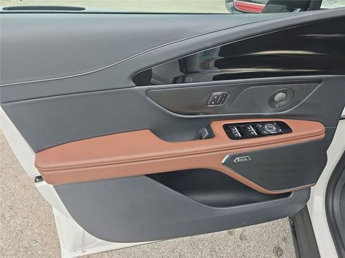 New 2026 Lincoln Nautilus Reserve image 13