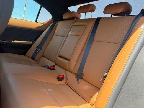 Used 2022 Lexus IS 300 RWD image 13