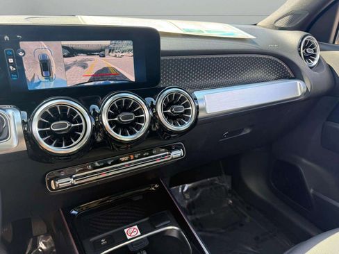 Used 2025 Mercedes-Benz GLB 250 GLB 250 image 42