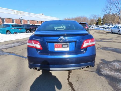 Used 2010 Toyota Camry LE image 5