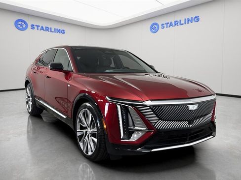 Used 2024 Cadillac Lyriq Luxury w/ LPO, Floor Liner Package image 14