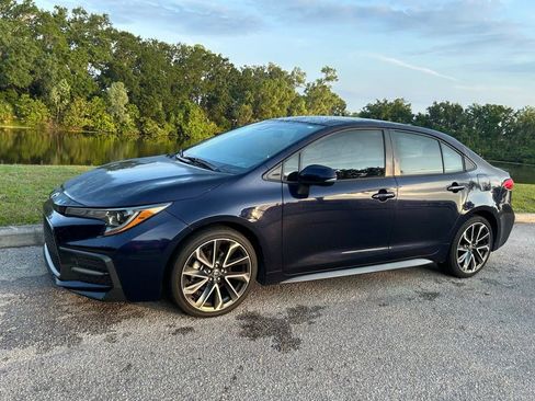 Used 2021 Toyota Corolla SE FWD image 2
