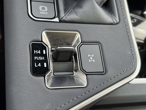 Used 2024 Lexus GX 550 AWD/4WD image 25