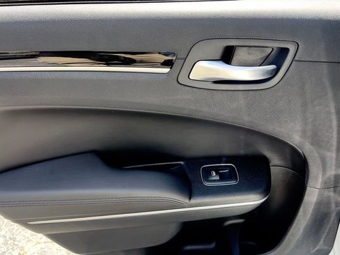Used 2023 Chrysler 300 Touring w/ Safetytec Plus Group RWD image 16