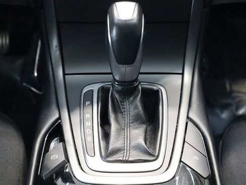 Used 2017 Ford Edge SE FWD image 31