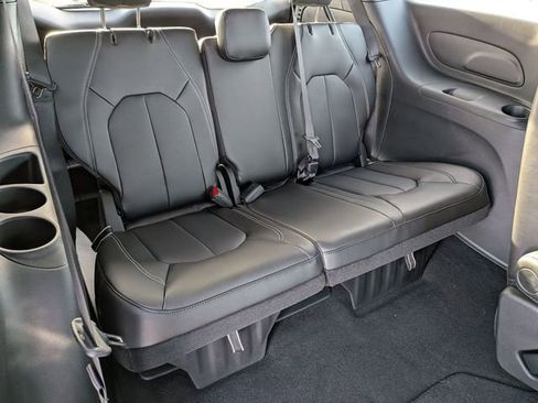 New 2026 Chrysler Pacifica Select image 27