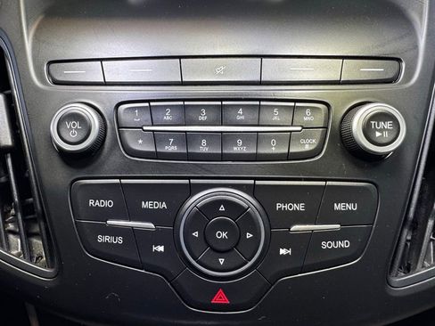 Used 2018 Ford Focus SE FWD image 30