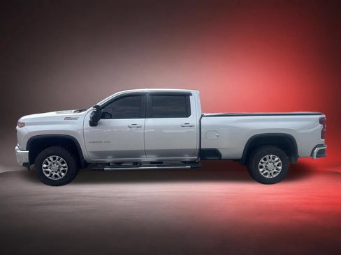 Used 2020 Chevrolet Silverado 3500 LT w/ Convenience Package AWD/4WD image 2