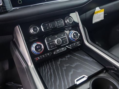 Used 2023 GMC Yukon Denali image 23