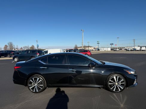 Used 2019 Nissan Altima 2.5 Platinum FWD image 48