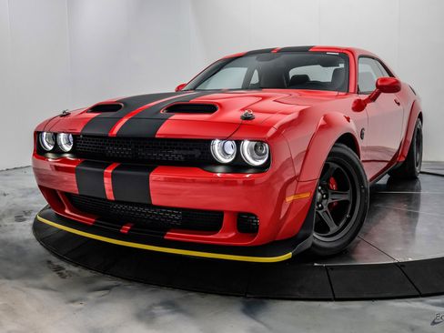 Used 2022 Dodge Challenger SRT Super Stock RWD image 5