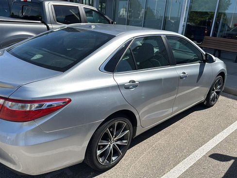Used 2017 Toyota Camry XSE w/ Moonroof Package FWD image 13