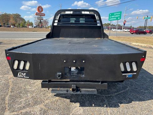 Used 2018 RAM 3500 Tradesman w/ Chrome Appearance Group image 4