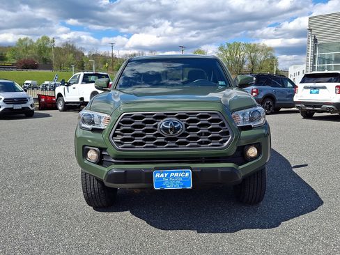 Used 2021 Toyota Tacoma TRD Off-Road w/ Technology Package AWD/4WD image 2