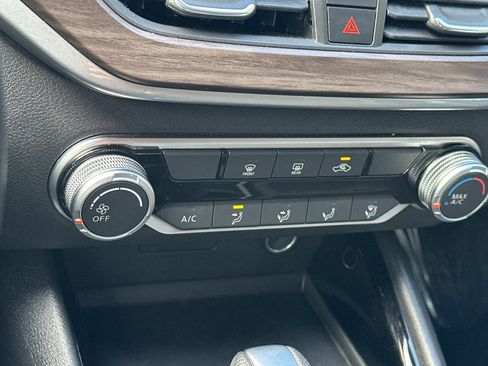 Used 2024 Nissan Altima 2.5 SV image 21