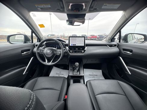 Used 2026 Toyota Corolla Cross XLE w/ Convenience Package image 16