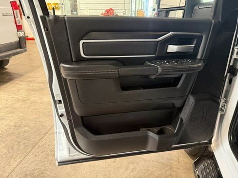 Used 2025 RAM 2500 Big Horn AWD/4WD image 43