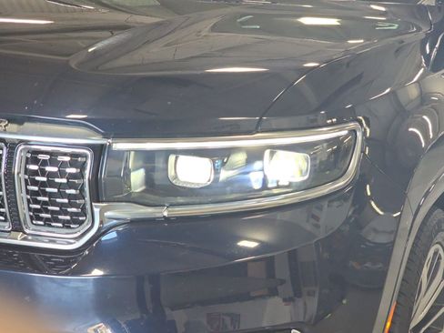 Used 2024 Jeep Grand Wagoneer L Series III image 30