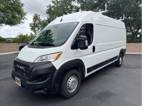 Used 2024 RAM ProMaster 2500 FWD image 3