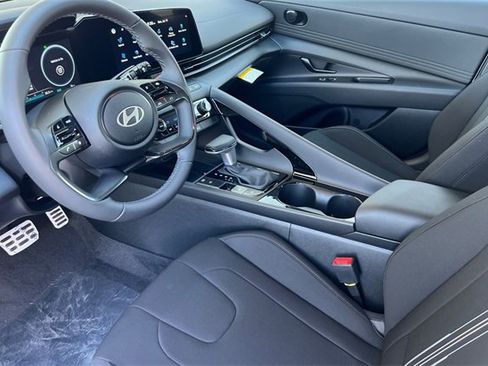 New 2025 Hyundai Elantra SEL image 10