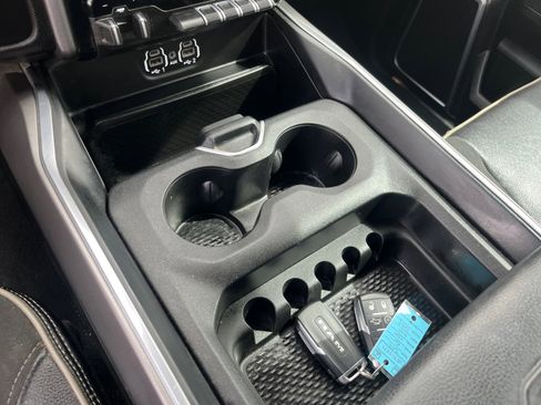 Used 2022 RAM 2500 Laramie w/ Night Edition image 32