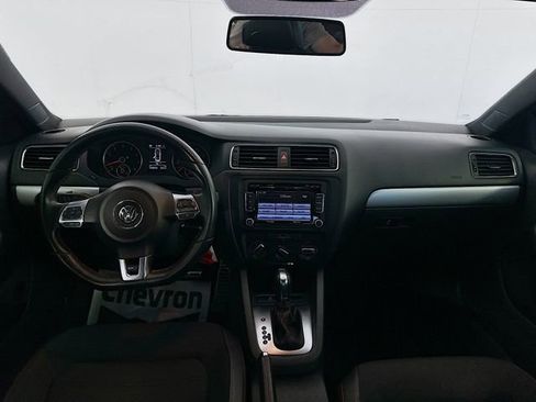 Used 2014 Volkswagen Jetta GLI image 19