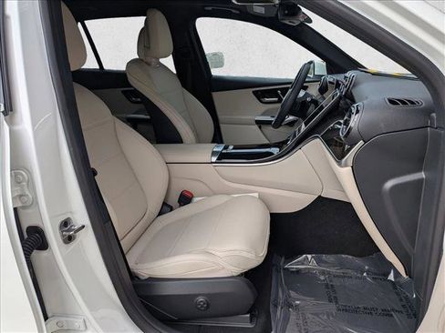 Used 2026 Mercedes-Benz GLC 300 4MATIC image 21