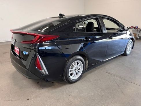 Used 2021 Toyota Prius Prime LE image 3