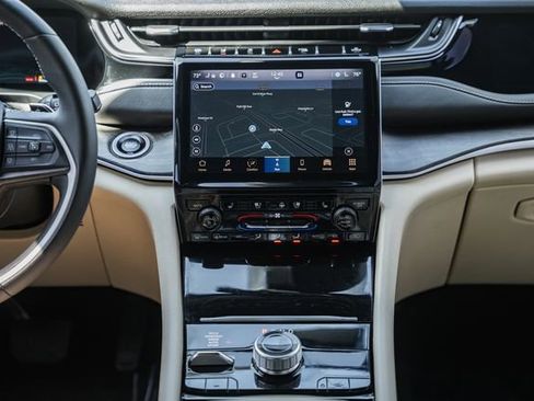 Used 2023 Jeep Grand Cherokee 4WD 4xe w/ Luxury Tech Group II image 23