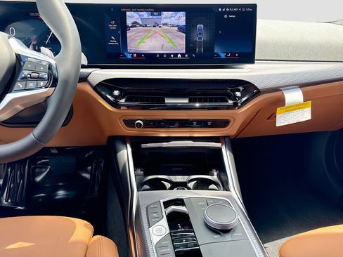New 2026 BMW 330i xDrive Sedan w/ Convenience Package AWD/4WD image 19