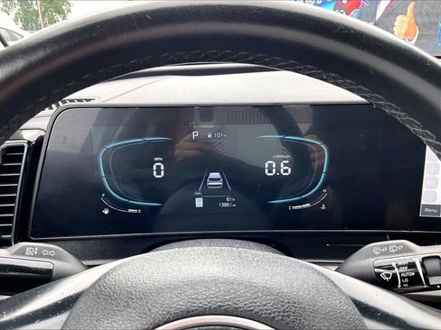 Used 2025 Kia Sportage EX FWD image 21